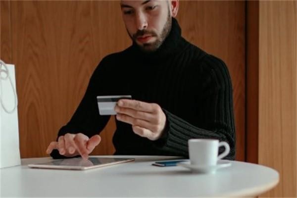建行信用卡分期怎么提前还款？提前还款需要交违约金吗？