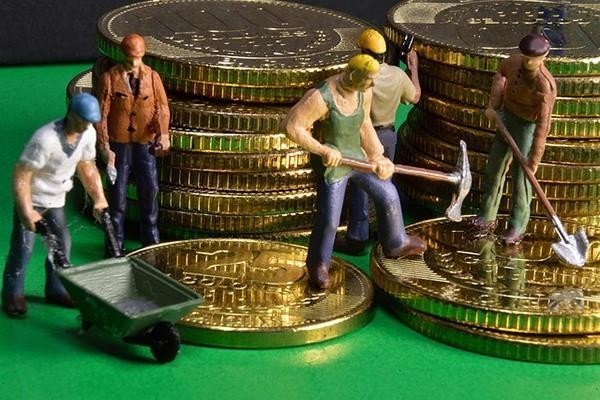 信用卡逾期1天会产生利息吗？逾期了无力偿还怎么办？