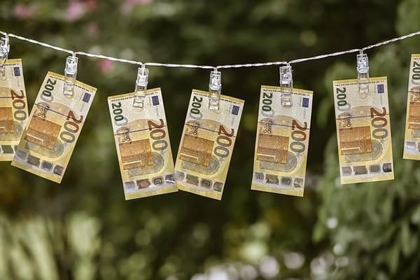 信用卡逾期冻结了怎么解冻？已冻结的卡打入钱了怎么办？