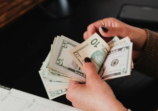 买了三年的平安保险中途退保怎么办 买了三年的平安保险中途退保怎么办