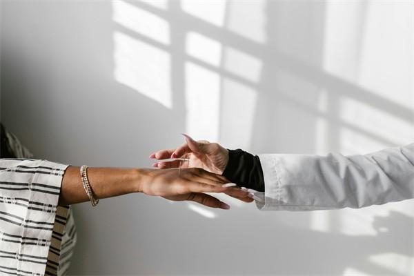 为啥成年人都会给自己配一个意外险 为啥成年人都会给自己配一个意外险